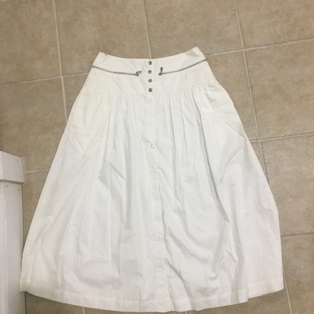 White maxi skirt